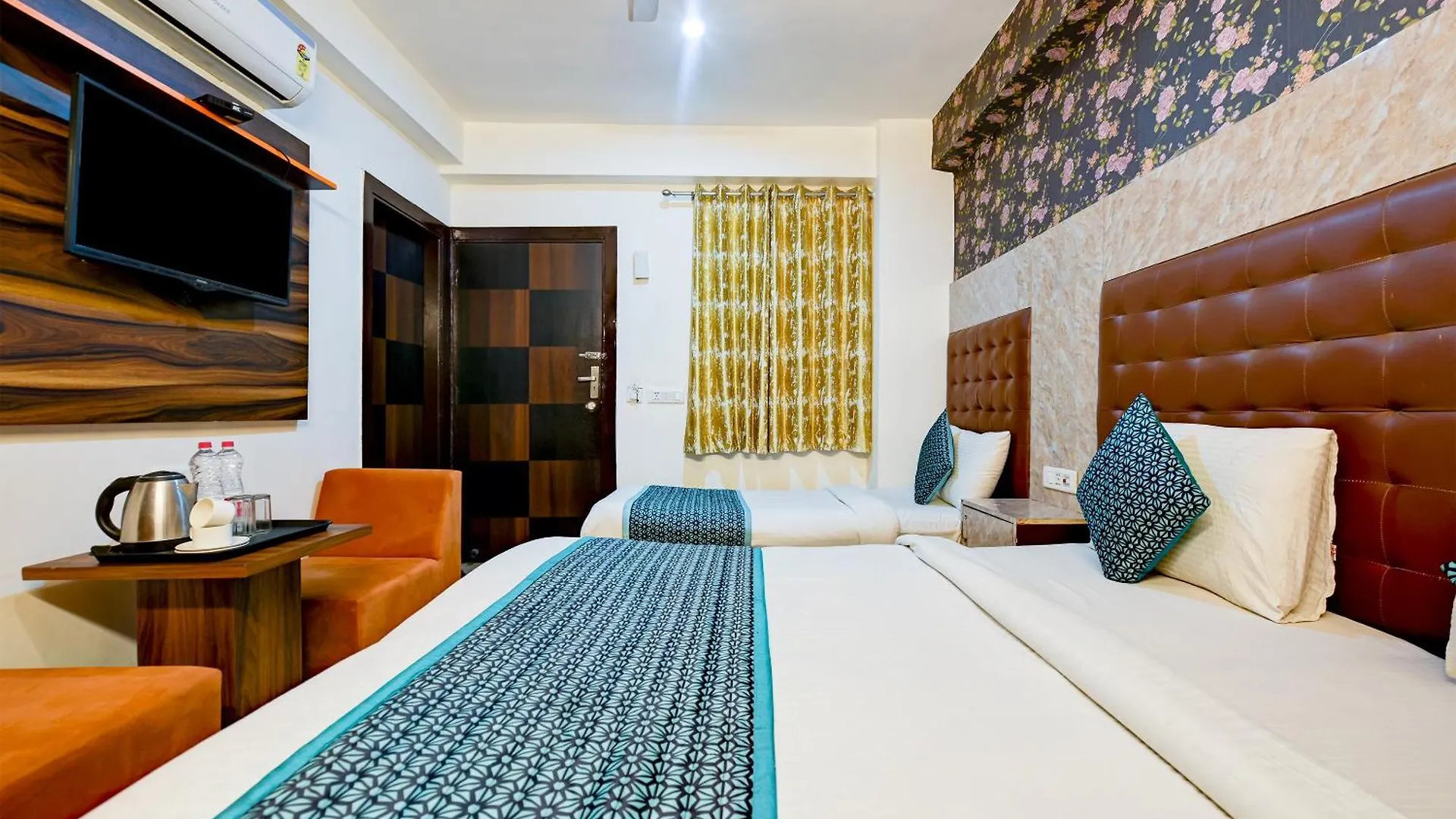 Hotel Emerald Park At Airport