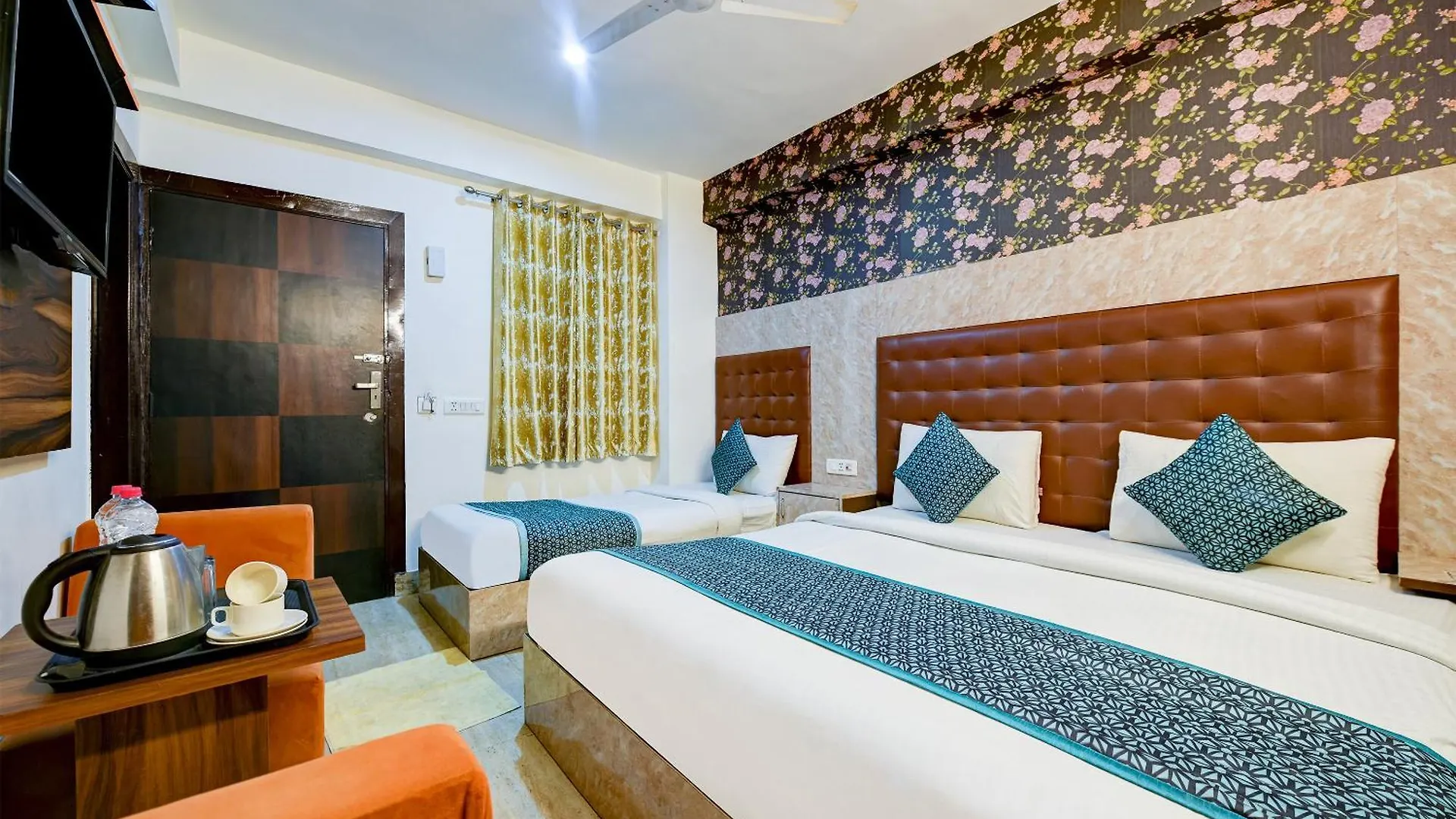 Hotel Emerald Park At Airport